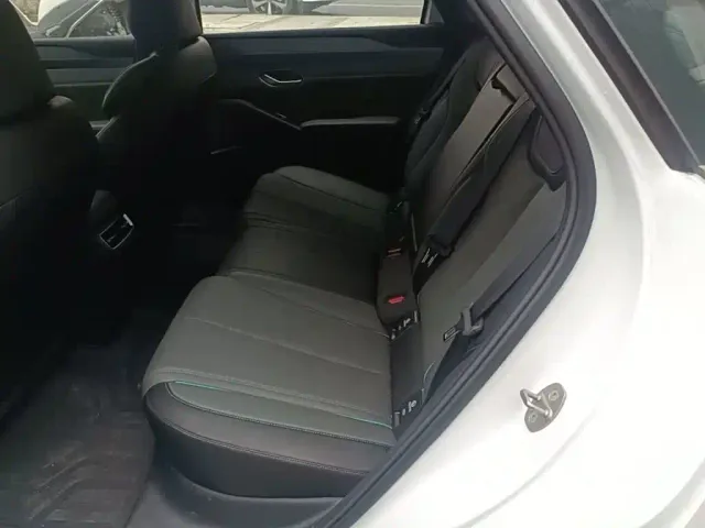 BYD Qin L — Фото автомобиля 16