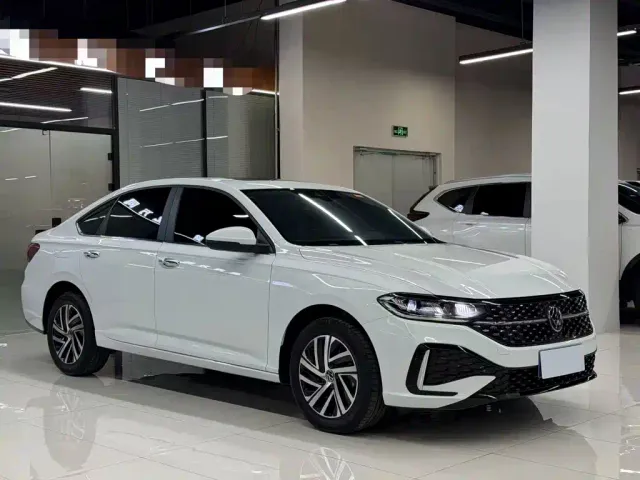 Volkswagen Lavida — Фото автомобиля 3