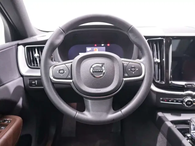 Volvo XC60 — Фото автомобиля 13