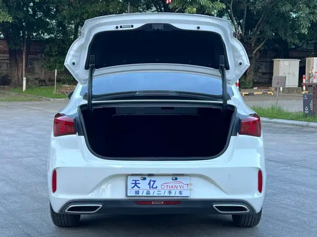 Changan Eado — Фото автомобиля 12