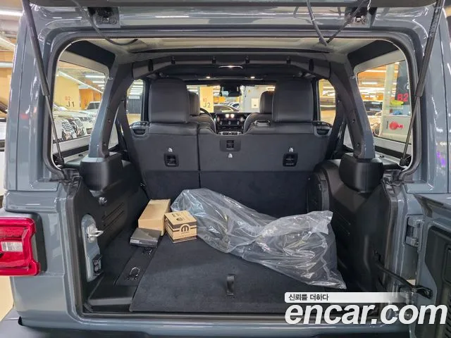 Jeep Wrangler JL — Фото автомобиля 12