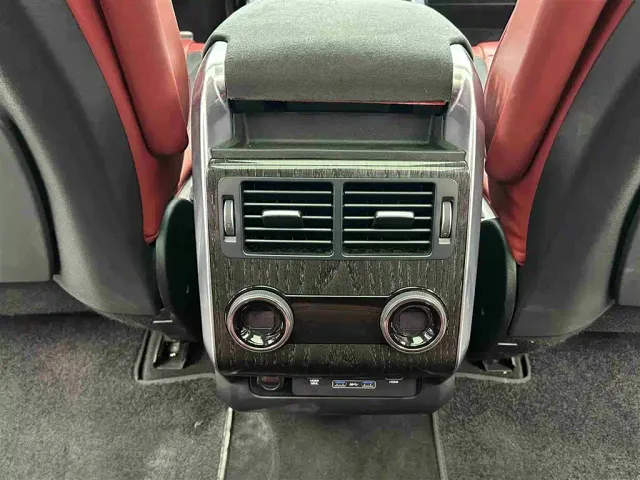 Land Rover Range Rover Sport — Фото автомобиля 11