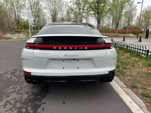 Porsche Panamera — Фото автомобиля 15