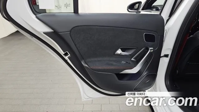 Mercedes-Benz A-Class — Фото автомобиля 25