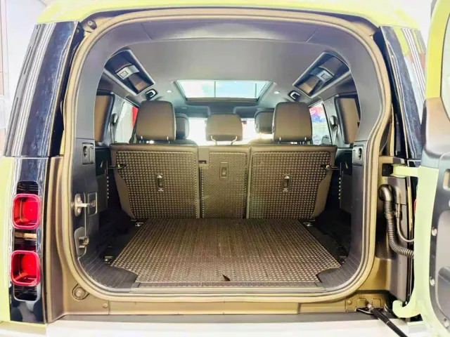Land Rover Defender — Фото автомобиля 22