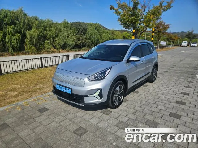 Фотография автомобиля — Kia Niro