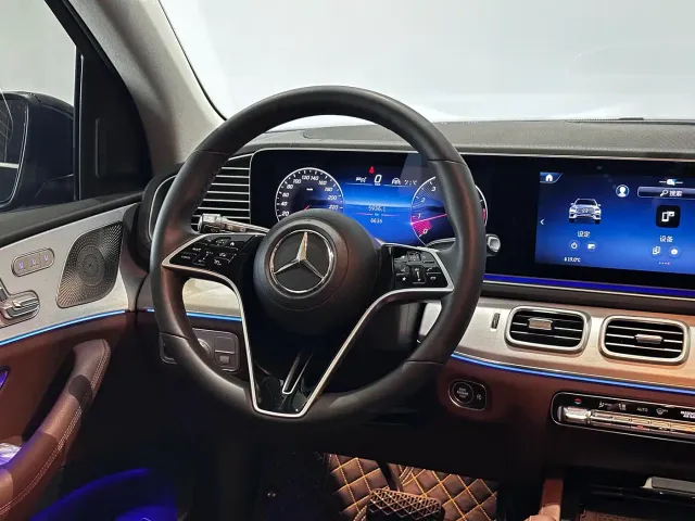 Mercedes-Benz GLS-Class — Фото автомобиля 12