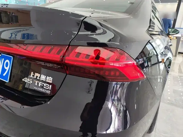 Audi A7L — Фото автомобиля 7