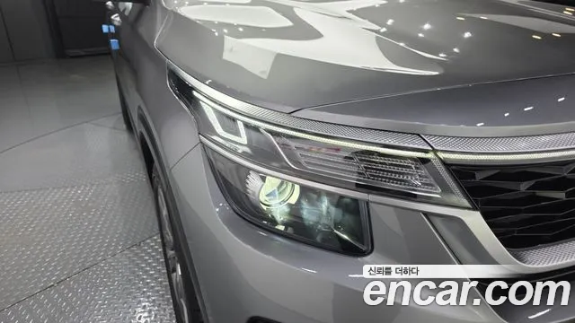 Kia Seltos — Фото автомобиля 7