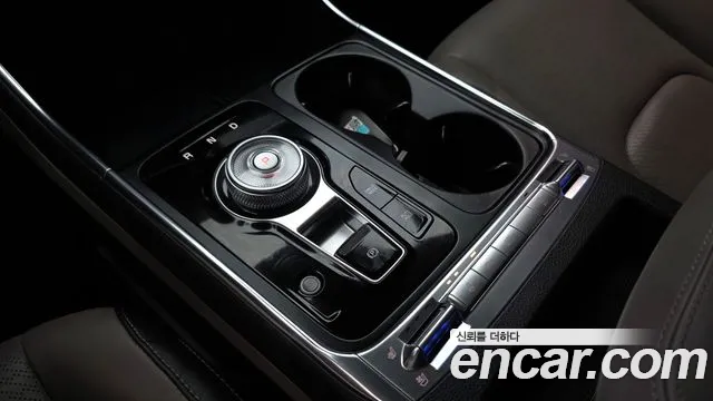 Kia Carnival Generation 4 — Фото автомобиля 11