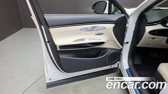 Genesis GV70 — Фото автомобиля 13