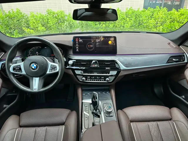 BMW 5 Series — Фото автомобиля 5
