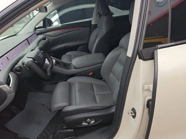 IM Motors LS6 — Фото автомобиля 14