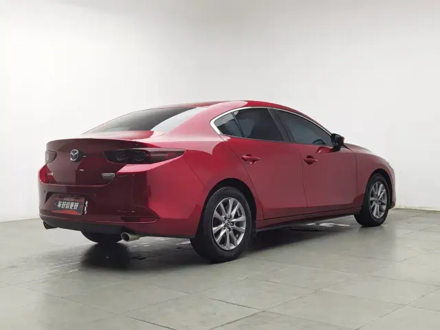 Mazda Axela — Фото автомобиля 2
