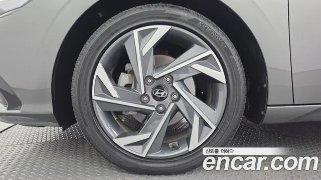 Hyundai AVANTE Новый Avante (CN7) — Фото автомобиля 21