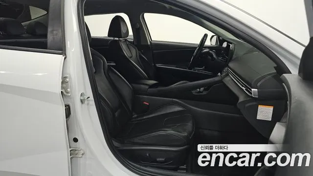Hyundai Avante CN7 — Фото автомобиля 15