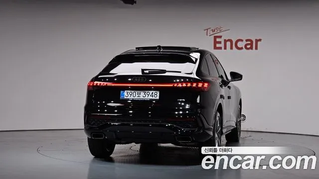 Audi Q5 40 TFSI quattro Sportback S Line — Фото автомобиля 4