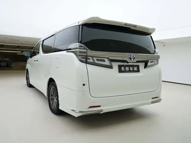 Toyota Vellfire — Фото автомобиля 4