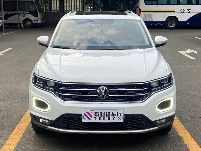 Volkswagen T-Roc — Фото автомобиля 2