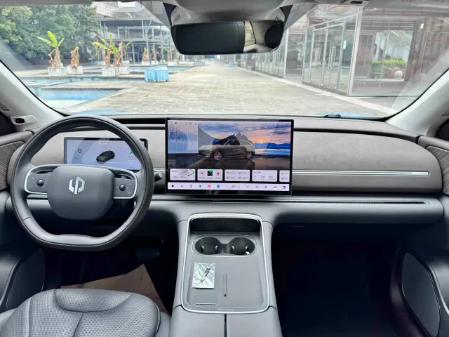 Leapmotor C11 — Фото автомобиля 7
