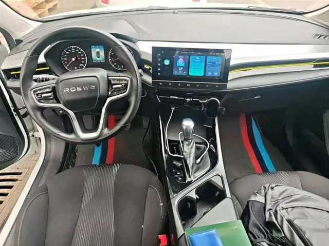 Roewe i5 — Фото автомобиля 12