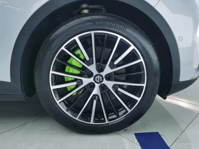 Leapmotor C11 — Фото автомобиля 6
