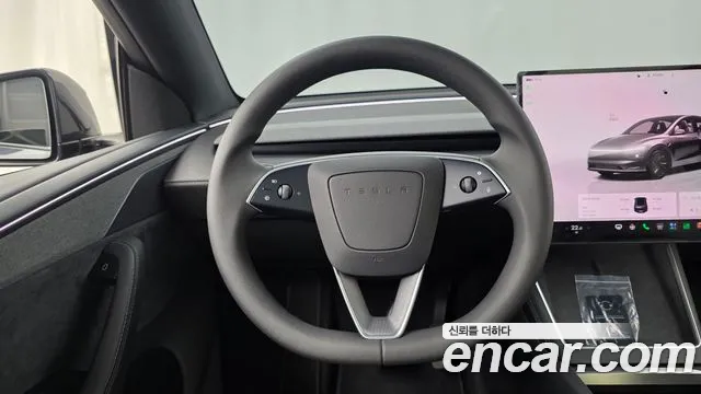 Tesla Model Y — Фото автомобиля 12