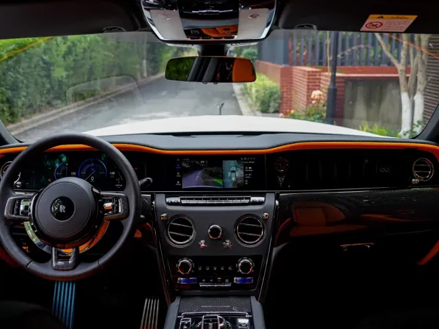 Rolls-Royce Cullinan — Фото автомобиля 15