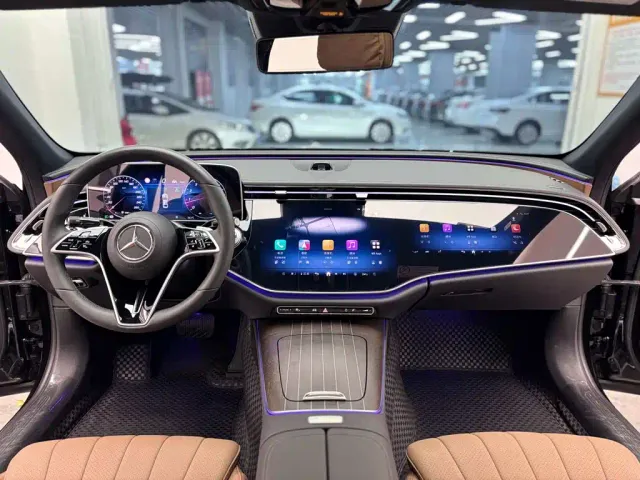 Mercedes-Benz E-Class — Фото автомобиля 13