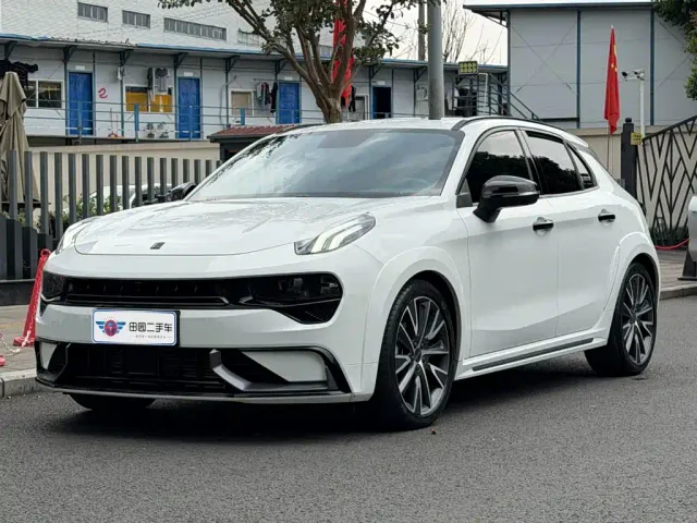 Фотография автомобиля — Lynk & Co 02 Hatchback