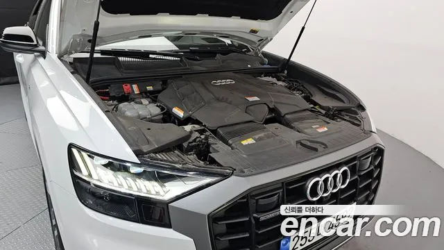 Audi Q8 55 TFSI quattro Premium — Фото автомобиля 6