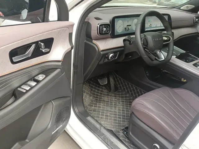 Chery Tiggo 9 — Фото автомобиля 8