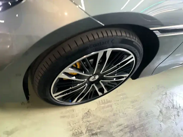Denza Z9GT — Фото автомобиля 22