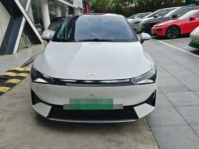 Xpeng P5 — Фото автомобиля 2