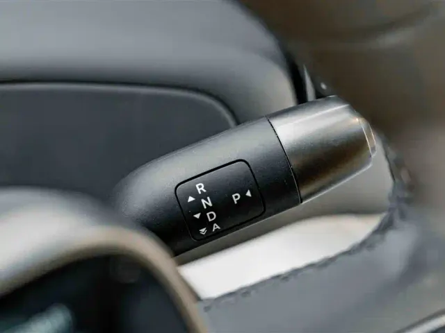 Li Auto MEGA — Фото автомобиля 17