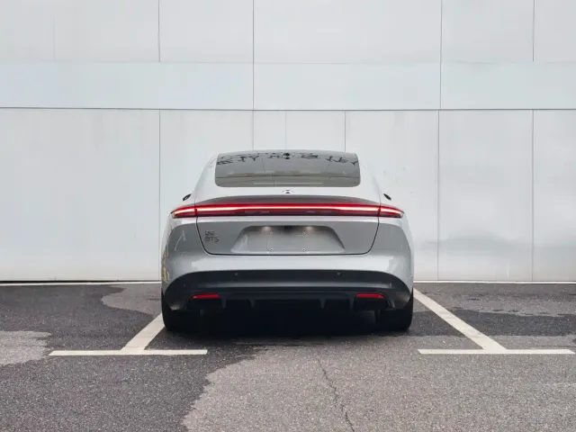 NIO NIO ET5 2022 75kWh — Фото автомобиля 5