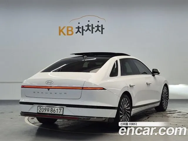 Hyundai Grandeur GN7 — Фото автомобиля 3
