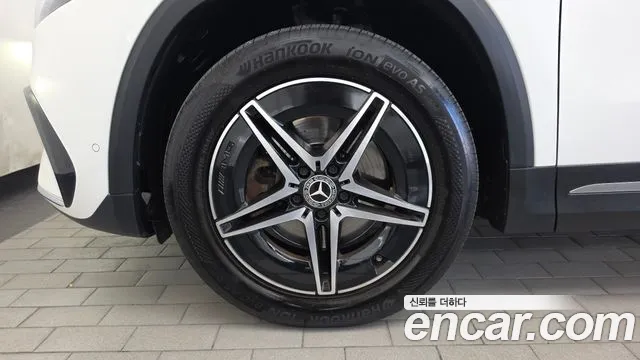 Mercedes-Benz EQA — Фото автомобиля 3
