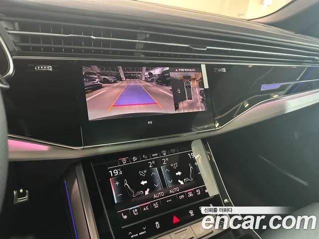 Audi Q8 50 TDI quattro Premium — Фото автомобиля 5