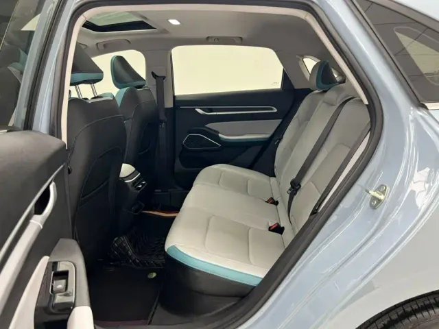 Geely Emgrand — Фото автомобиля 7