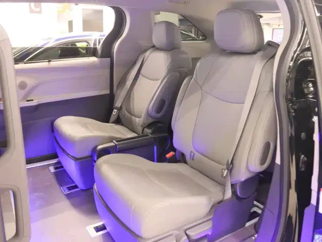 Toyota Granvia — Фото автомобиля 20