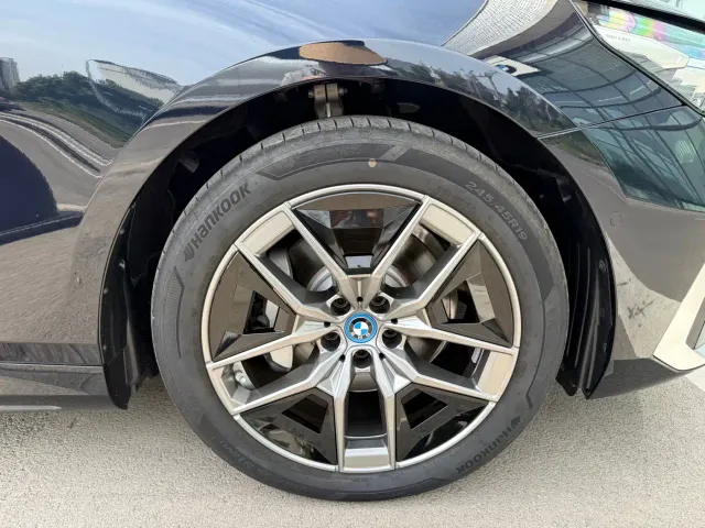 BMW i5 — Фото автомобиля 23