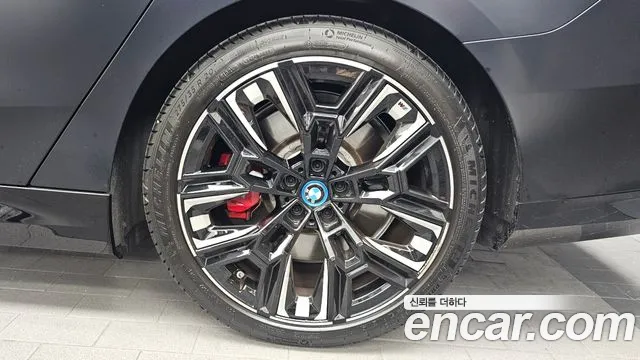 BMW i5 — Фото автомобиля 4