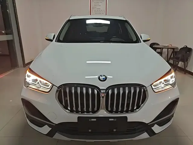 BMW X1 — Фото автомобиля 2