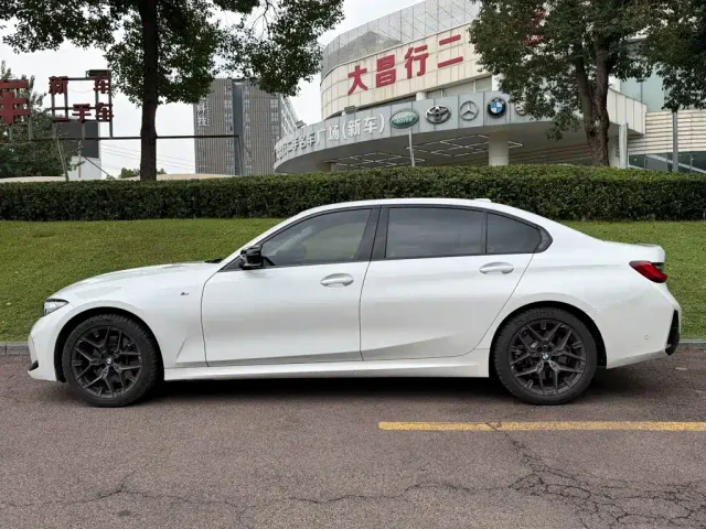 BMW 3 Series — Фото автомобиля 3