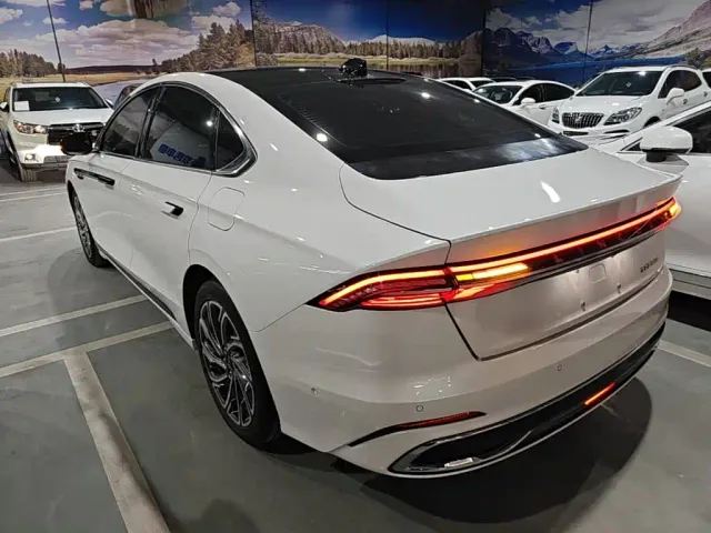 Lincoln Z — Фото автомобиля 4