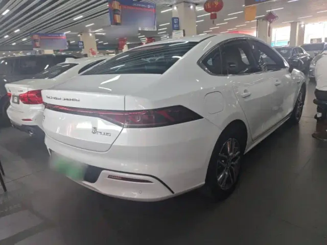 BYD Qin PLUS — Фото автомобиля 6