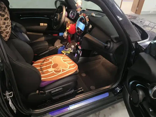 MINI Hatch — Фото автомобиля 12