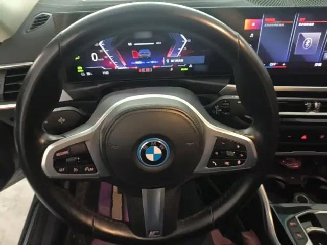 BMW i3 — Фото автомобиля 10