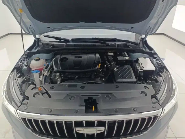 Geely Emgrand — Фото автомобиля 10